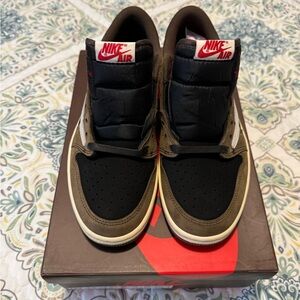 Jordan 1 Retro Low OG SP Travis Scott Mocha